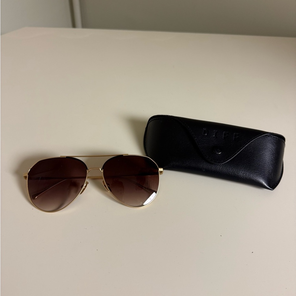 Brand New Diff  Classic Gold Aviator Sunglasses with Black Case
